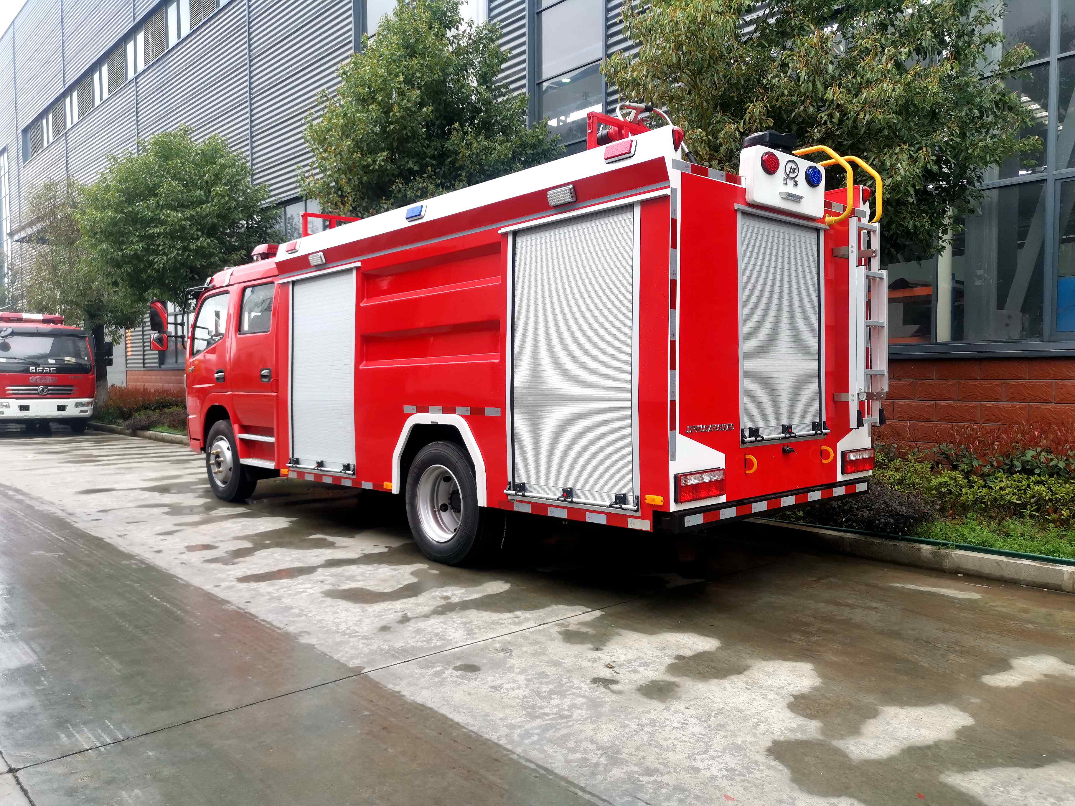 東風5噸水罐消防車